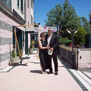 Kristall Hotel